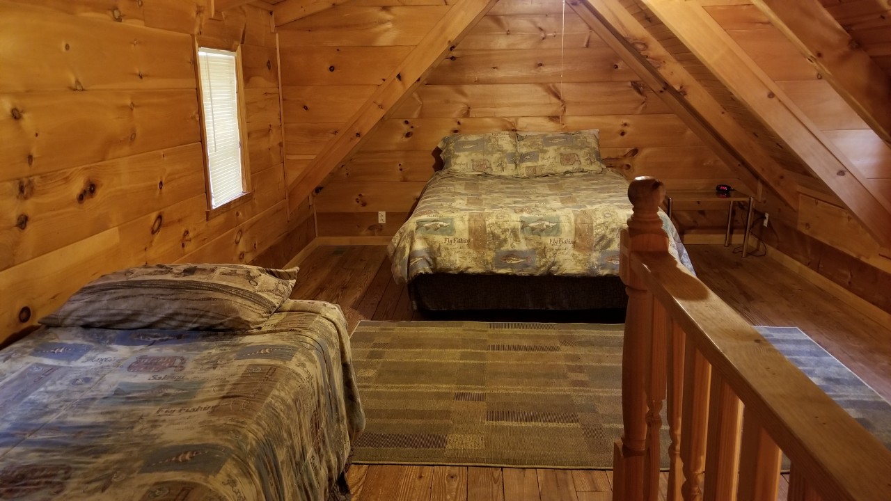 Spacious loft with queen and twin, Cedar Mountain vation rental near Hendersonville, Brevard and Dupont State Forest NC