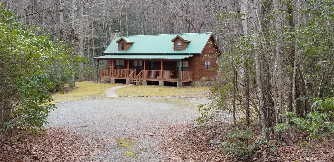 Vacation rentals near Brevard, Hendersonville, Cedar Mountain, and Dupont State Forest NC